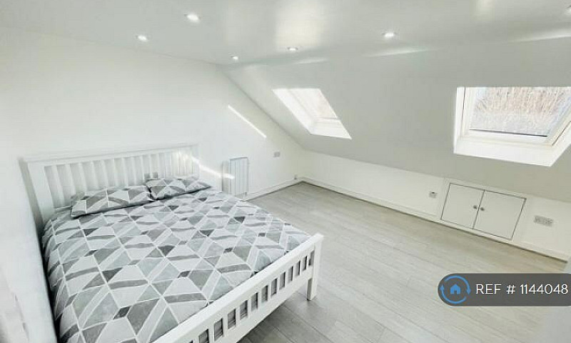 5 Bedroom House In M...