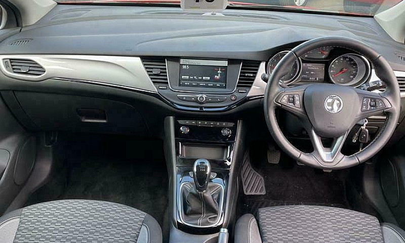 2020 Vauxhall Astra ...