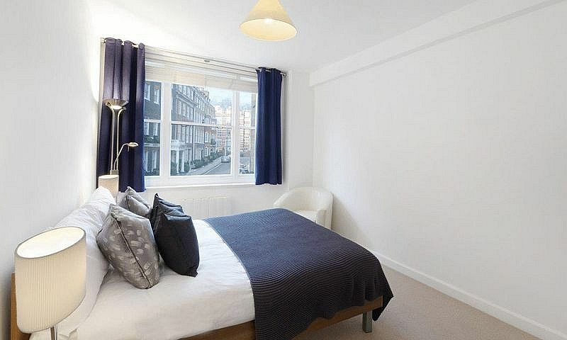 2 Bedroom Flat In 39...
