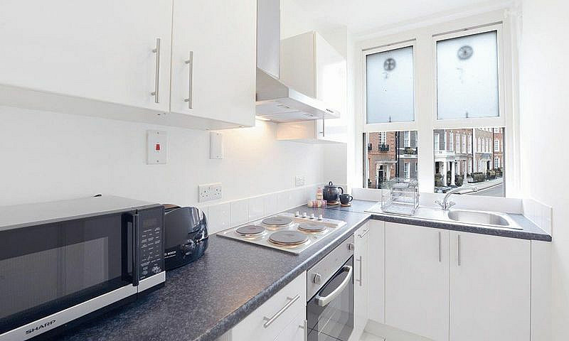 2 Bedroom Flat In 39...