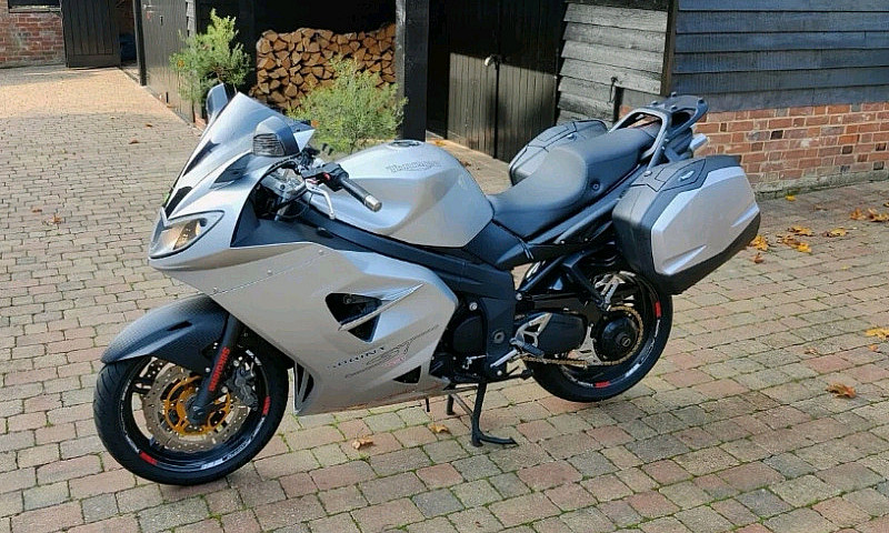 Triumph Sprint St...