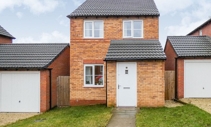 3 Bedroom House In A...