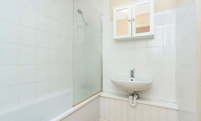 3 Bedrooms In 2 Min ...