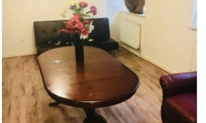 2 Bedroom Flat To Le...