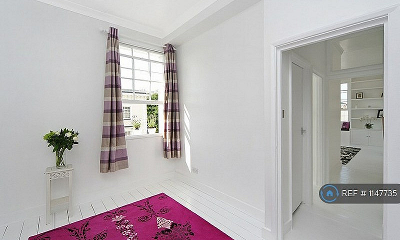 1 Bedroom Flat In St...