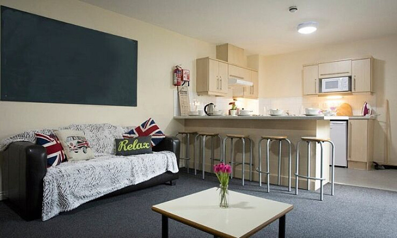 Student Room To Rent...