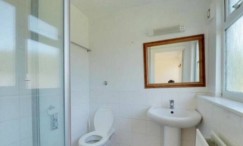2 Bedroom Flat In Be...