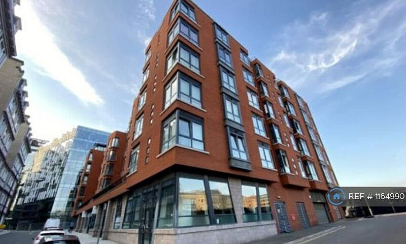 2 Bedroom Flat In Bi...