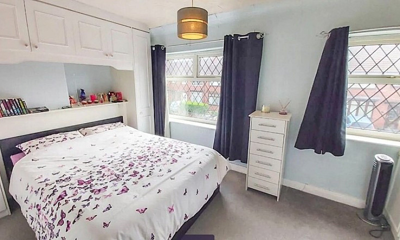 Chadderton, 3 Bedroo...