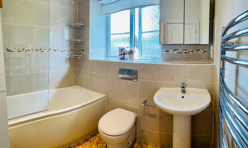 3 Bedroom House In S...