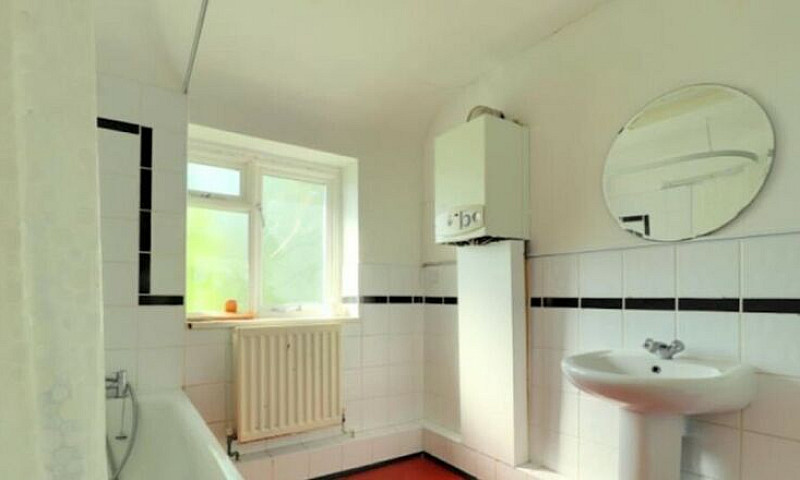 2 Bedroom Flat In Be...
