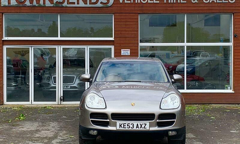 Porsche Cayenne S 4....