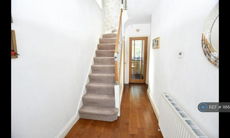 3 Bedroom House In B...