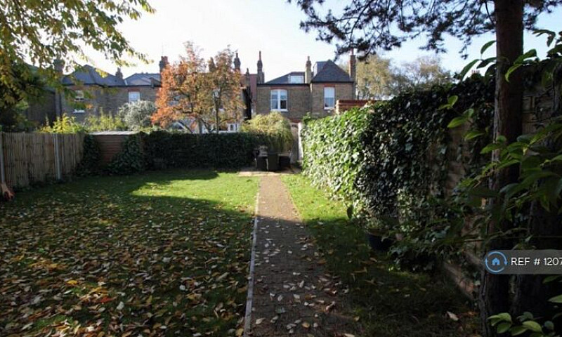 2 Bedroom House In T...
