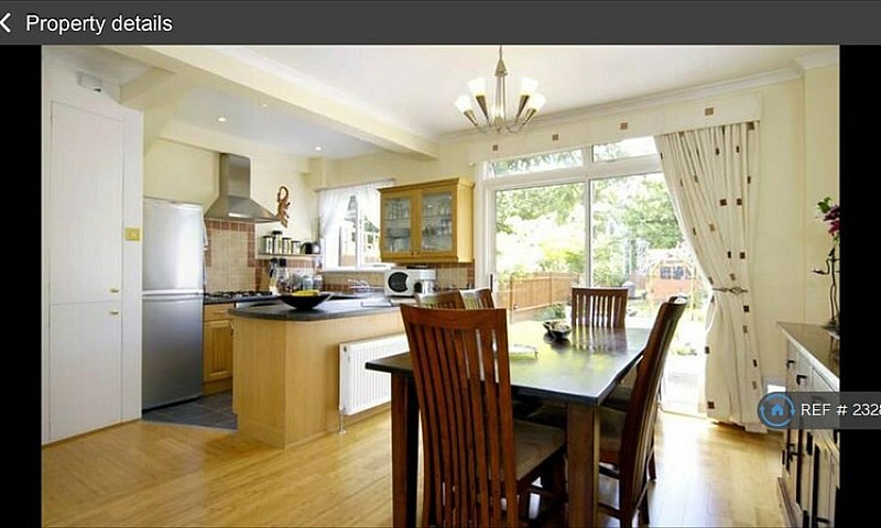 3 Bedroom House In T...