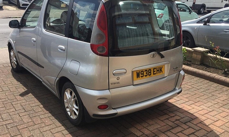 Toyota, Yaris Verso ...