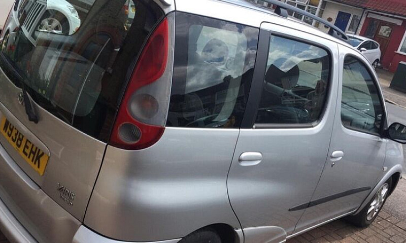 Toyota, Yaris Verso ...