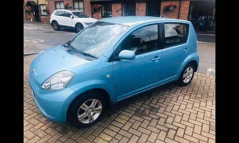 2006 Daihatsu Sirion...