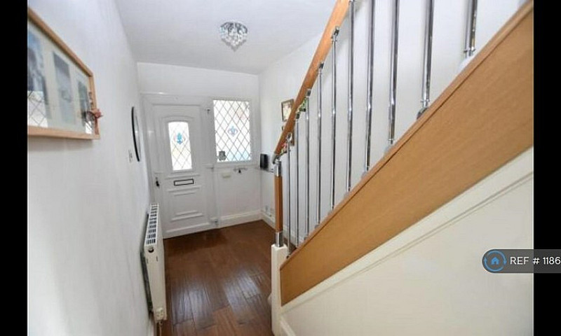 3 Bedroom House In B...