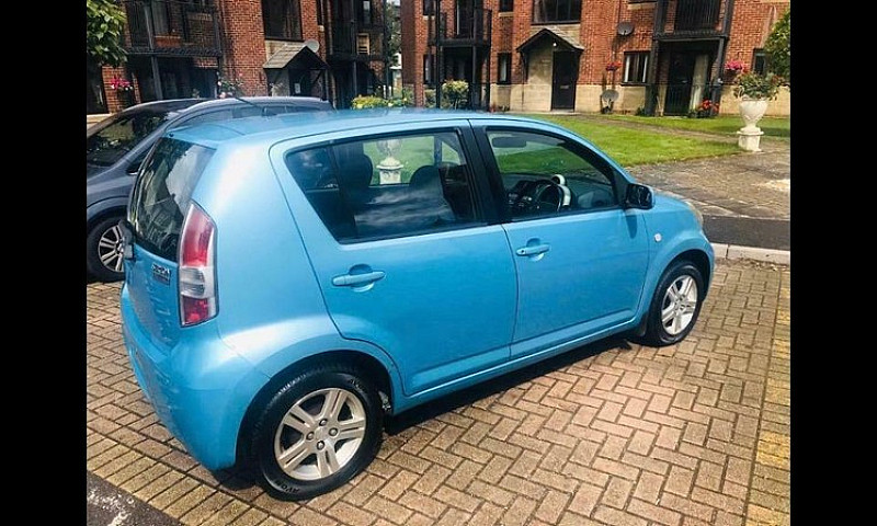 2006 Daihatsu Sirion...