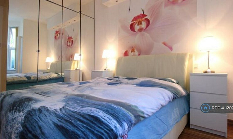 2 Bedroom House In T...