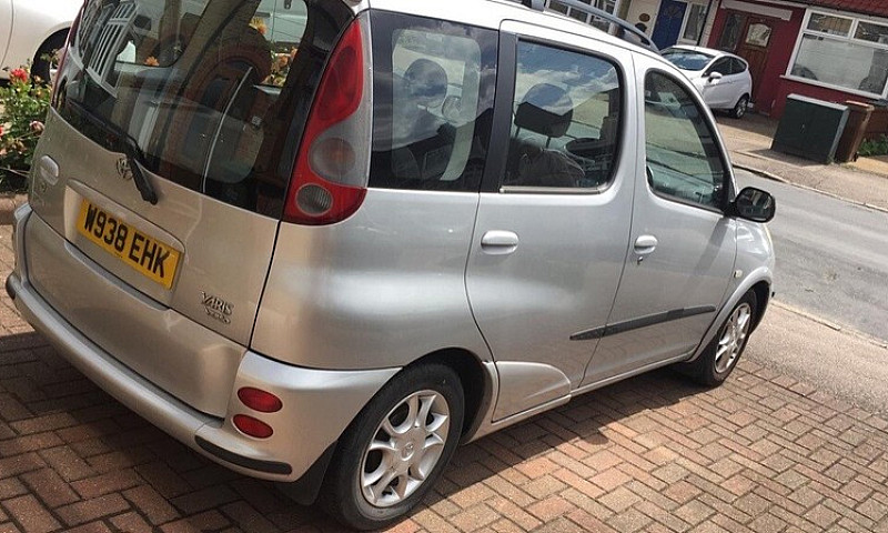 Toyota, Yaris Verso ...