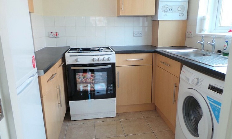 Lovely 1 Bedroom Fla...