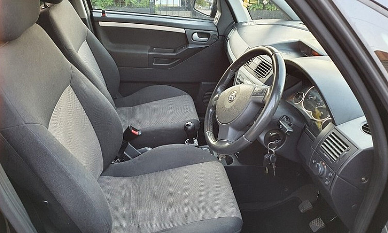 2005 Vauxhall Meriva...