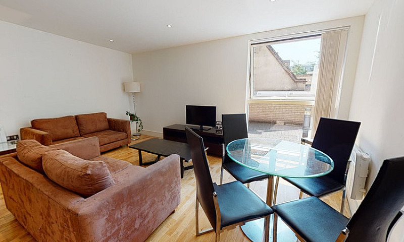 1 Bedroom Flat In Gr...