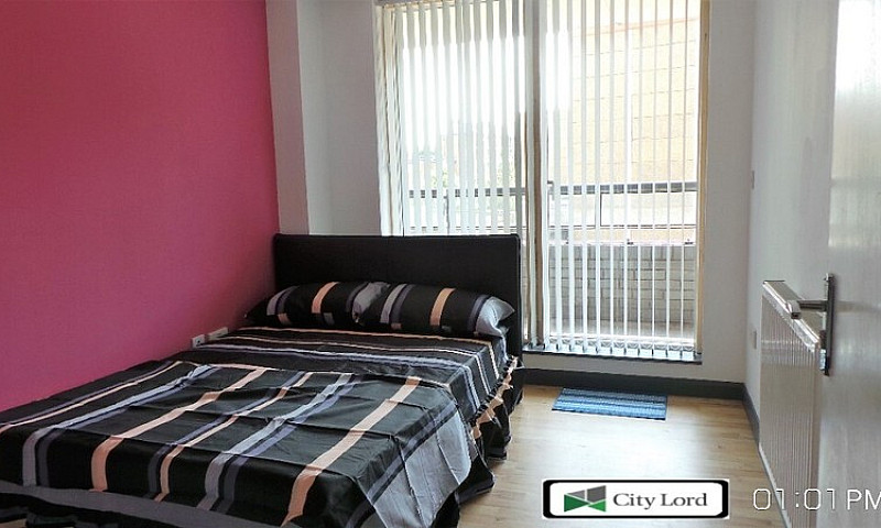 ***Flat-Share*** New...