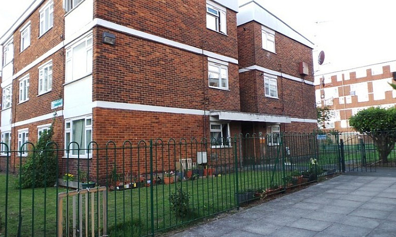 Lovely 1 Bedroom Fla...