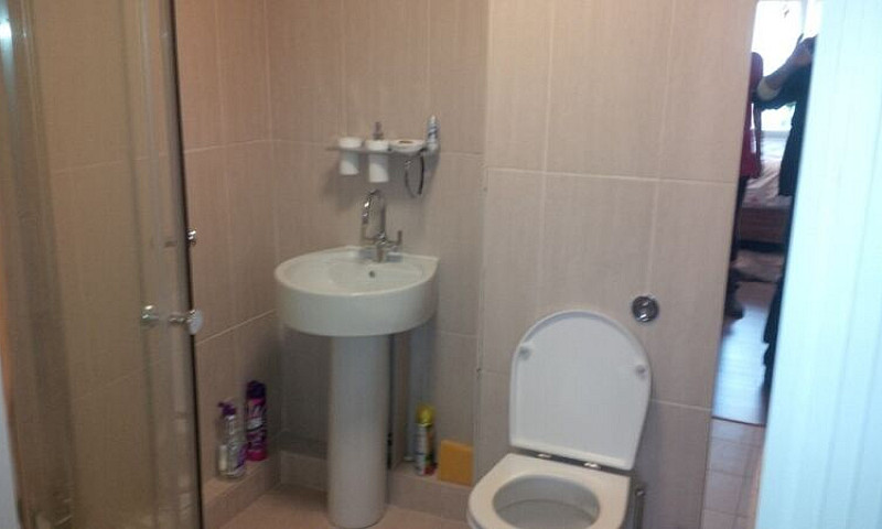 2 Double Bedroom Fla...