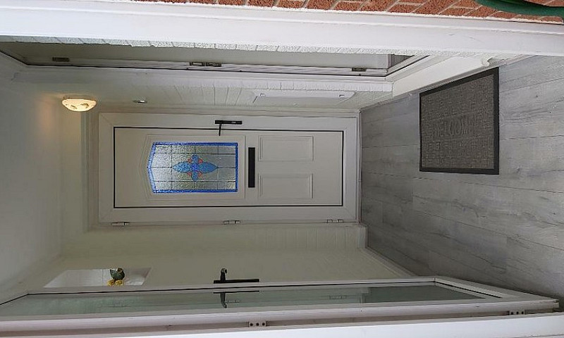 2 Bedroom House In M...