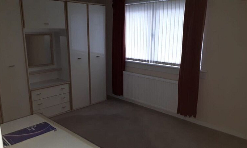 2 Bed Mid Terrace Ai...