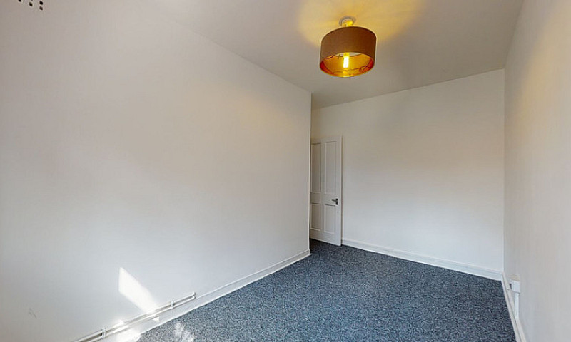 2 Bedroom Flat In Br...