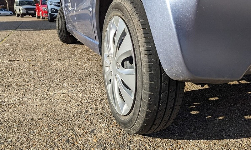 Nissan Pixo 2011 1.0...