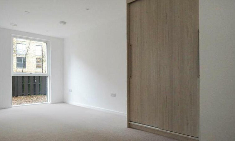 3 Bedroom Flat In Me...