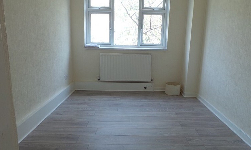 Lovely 1 Bedroom Fla...