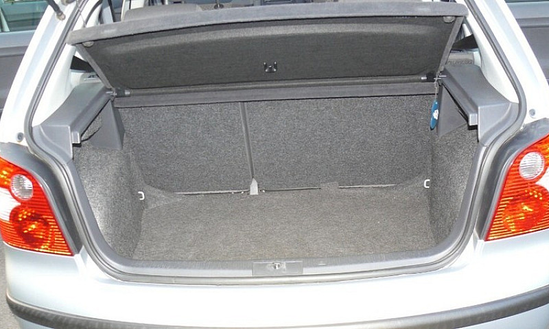 2004 Silver Mk4 5-Do...