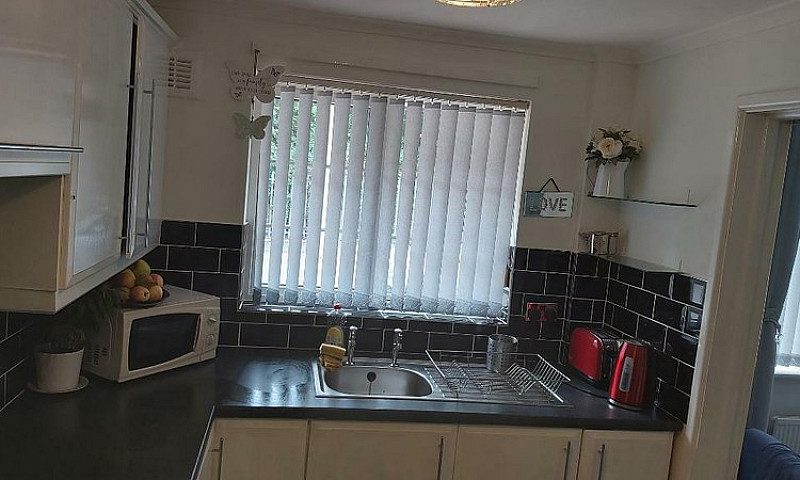 2 Bedroom House In M...