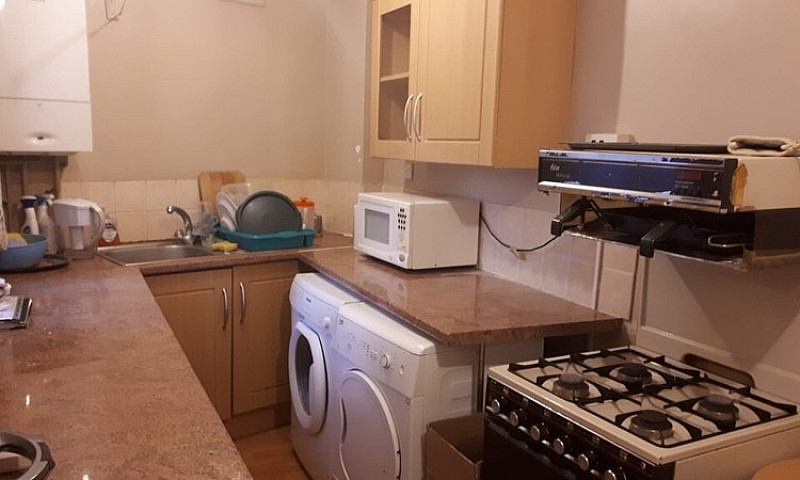 One Bedroom Flat To ...