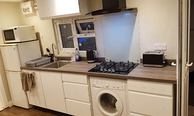 1 Bedroom Luxury Stu...