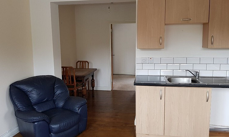 1 Bedroom Flat. Bill...