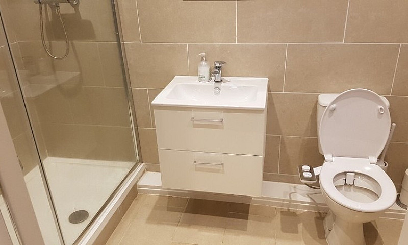 1 Bedroom Luxury Stu...