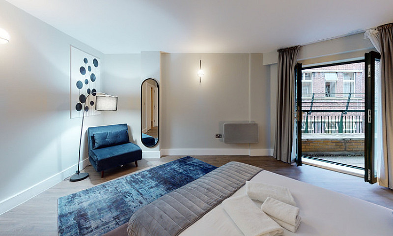 2 Bedroom Flat In Ri...