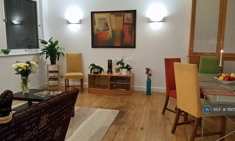 2 Bedroom Flat In Fa...