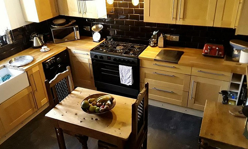 5 Bedroom House In M...
