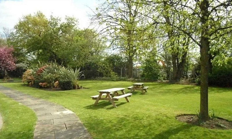 4 Bedroom Flat In Ea...