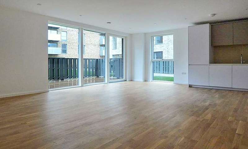 3 Bedroom Flat In Me...