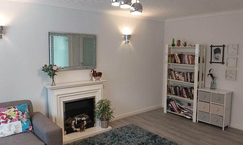 2 Bedroom House In M...